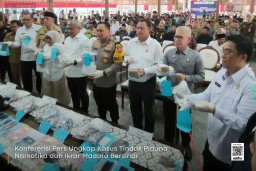 Konferensi Pers Ungkap Kasus Tindak Pidana Narkotika dan Ikrar Madura Bersinar
