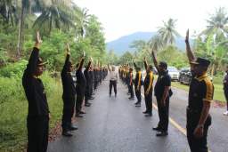 Kolaborasi Satlantas dan Satbinmas Polres Trenggalek Beri Pembekalan Anggota Senkom