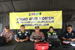 Pencarian Korban Tanah Longsor, Polres Trenggalek Bersama RS Bhayangkara Tulungagung Dirikan Posko Ante Mortem