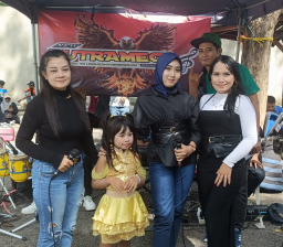 Dinda Queensya dan Vanesha Pukau Pengunjung di Taman Hiburan Pantai Kenjeran