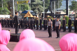 Pimpin Upacara Korp Raport Kenaikan Pangkat Pengabdian, Kapolres Trenggalek: Terus Berkarya, Jaga Integritas