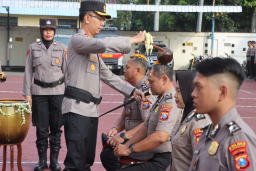 Kado Spesial Hari Bhayangkata Ke-79, 54 Personel Polres Trenggalek Naik Pangkat
