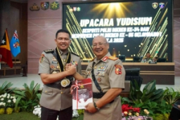 Bukan Sekadar Lulus, Kombes Budi Hermanto Sabet Dua Penghargaan Bergengsi dan Pin Emas Kapolri