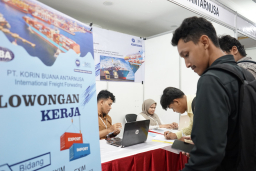 Tahun 2025, Pemkot Surabaya Targetkan Pengangguran Terbuka Turun 0,4 Persen