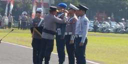 Kapolda Jatim Pimpin Gelar Apel Pasukan ” Operasi Patuh Semeru 2025”