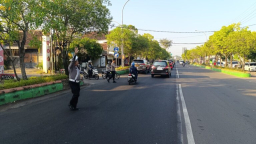 Jaga Keselamatan Bersama di Ops Patuh, Polres Ngawi Gaktur Lalin dan Imbau Pengguna Jalan Raya