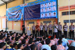 Kapolres Beri Motivasi Para Siswa Grisa Ngawi