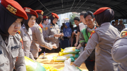 Gerakan Pangan Murah :Komitmen Polrestabes Surabaya Stabilkan Harga dan Menjamin Ketersedian Pangan
