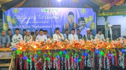 Warga Gundul Soket Laok Tragah Bangkalan Memperingati Maulid Nabi Muhammad SAW 1447 H - 2025M