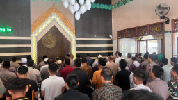 Polresta Banyuwangi Gelar Sholat Ghaib untuk Pengemudi Ojek Online