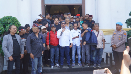 Gabungan Belasan Ormas Datangi Polrestabes Surabaya Nyatakan Komitmen Jogo Suroboyo Damai