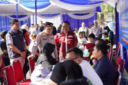 Sambut Hari Lalu Lintas Bhayangkara ke-70, Polres Bojonegoro Gelar Pasar Murah dan Donor Darah