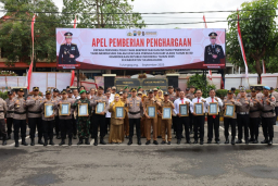 Polres Tulungagung Beri Penghargaan Personel, Mitra Kerja, dan Masyarakat