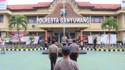 Kapolresta Banyuwangi Anugerahkan Kenaikan Pangkat Pengabdian