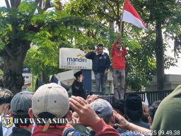 Diduga Marak Pembelian Jerigen Ilegal BBM Bersubsidi di Sampang, AMI Gelar Aksi Protes di Pertamina Surabaya