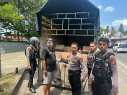Patroli Perintis Presisi Polresta Banyuwangi Gagalkan Pengiriman Ribuan Botol Arak di Jalur Banyuwangi–Jember