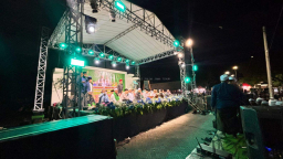 Kapolresta Banyuwangi Bersama Waketum PBNU Lantunkan Sholawat di Pantai Boom Marina