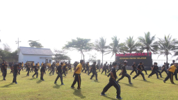 Perkuat Sinergi TNI-Polri, Kapolresta Banyuwangi Olahraga Bareng Marinir di Lampon