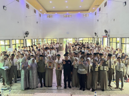 Polres Kediri Gelar Roadshow “Generasi Emas Produktif Tanpa Narkoba”