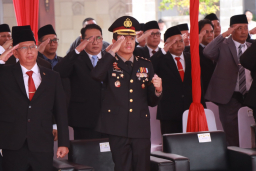 Kenang Jasa Pahlawan, Polres dan Pemkab Gresik Gelar Upacara Khidmat di Dua Lokasi Utama