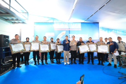 Kapolresta Banyuwangi Dianugerahi Penghargaan Manajemen Keuangan Terbaik dan Inovasi Pelayanan Publik Transparan