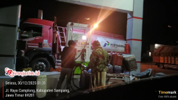 Mafia Jerigen Berpesta di SPBU Camplong, Operator Malah Senyum Lalu Tidur"