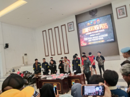 Satreskrim Polrestabes Surabaya Menunjukkan Taringya, Melakukan Penangkapan Kepada Tersangka Tindakan Kriminal