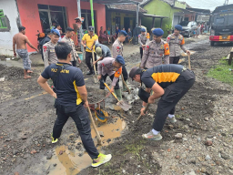Tanggap Cepat Tangani Banjir, Polresta Banyuwangi–TNI dan Stakeholder Turun Langsung Bersama Warga