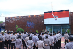 Polres Ngawi Gelar Apel Siaga Pelayanan Perayaan Natal 2025 dan Tahun Baru 2026