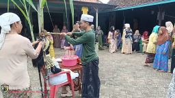 Ratusan Keluarga Surabaya Padati Dusun Prombasan, Doakan Keselamatan Janin Nabila Febriana dalam Prosesi Tujuh Bulanan