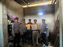Berkah Ramadan, Kapolres Trenggalek Berangkatkan Umroh 5 anggotanya