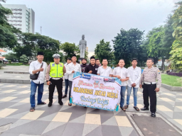 Bulan Suci Ramadan Penuh Berkah, Berbagai Media Memberikan Pembagian Ta'jil Kepada Masyarakat
