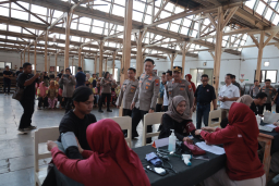 Polres Jember Peduli Kesehatan Butuh, Gelar MCU Gratis  Jelang May Day