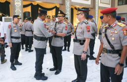 Kapolda Jatim Pimpin Sertijab PJU dan Kapolres, Perkuat Regenerasi Kepemimpinan dan Pelayanan Presisi