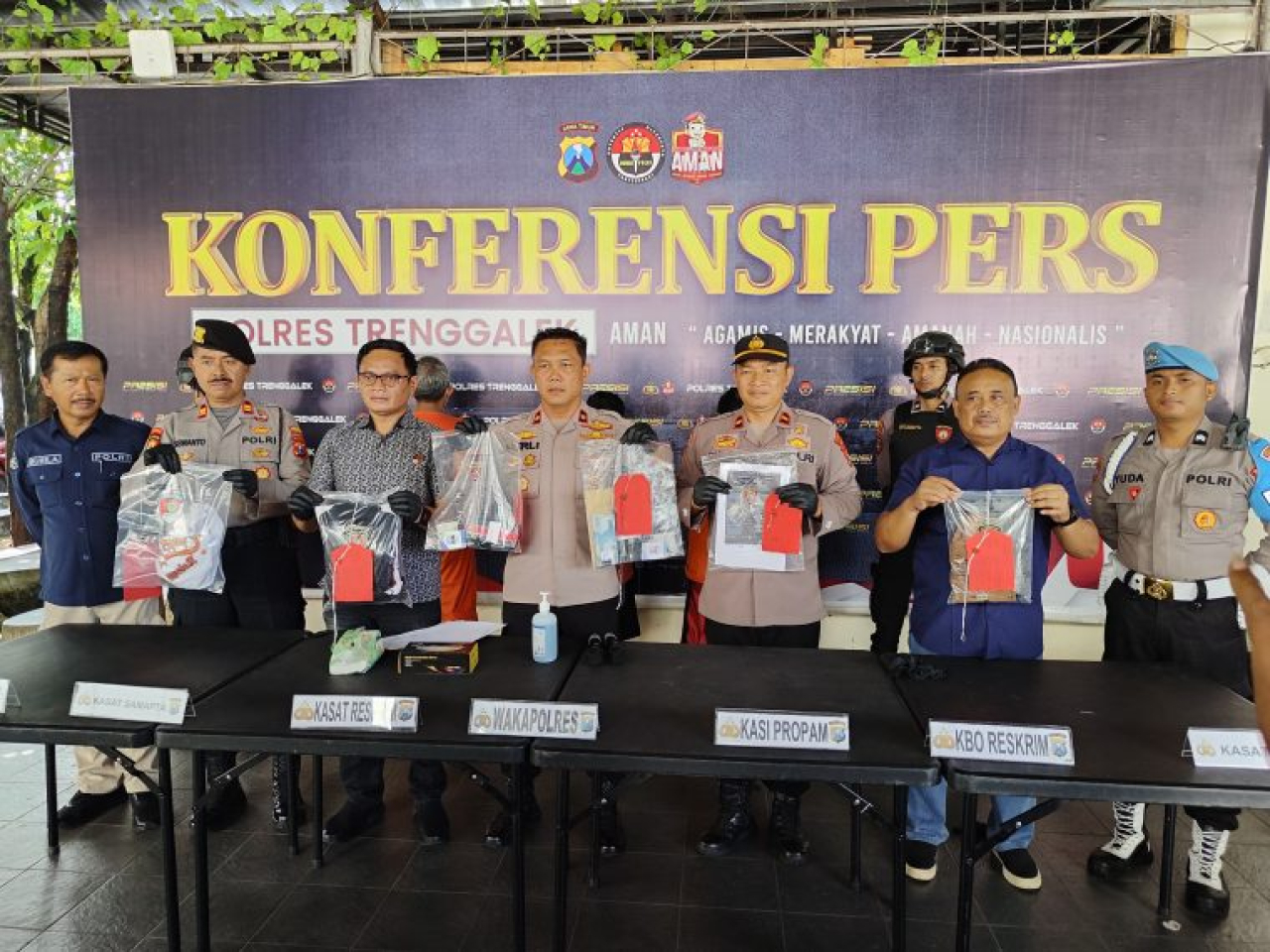 Operasi Sikat II Semeru 2025, Polres Trenggalek Sukses Ungkap 4 Kasus dengan 8 Tersangka