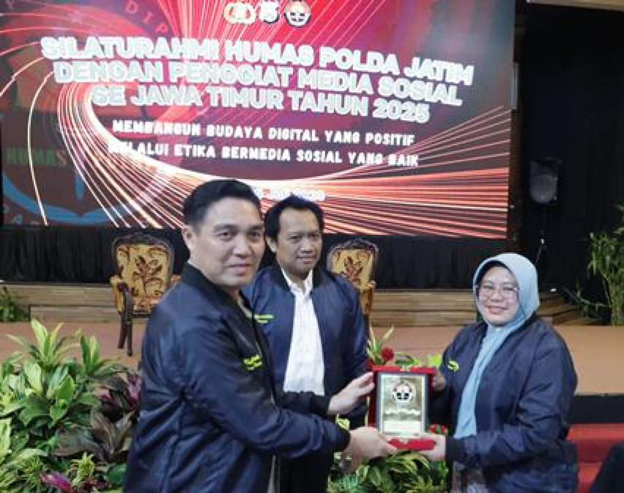 Polda Jatim Gandeng Pegiat Media Sosial Bangun Budaya Digital Positif