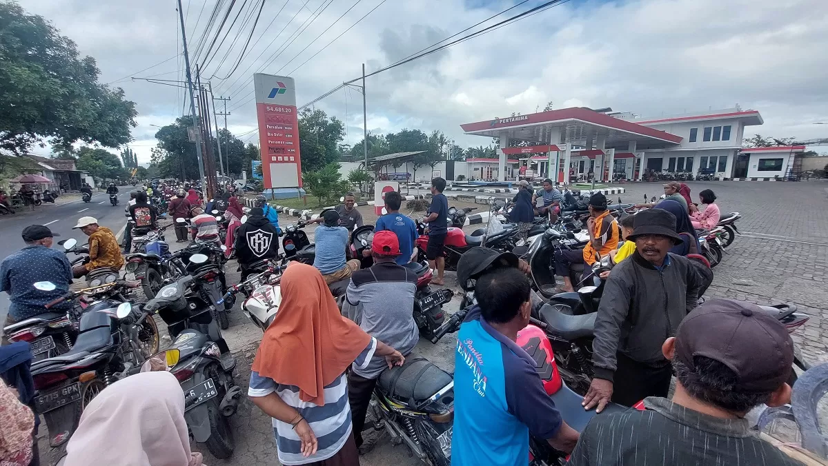 Polres Jember Tangkap 8 Penimbun BBM di Tengah Krisis, Ada yang Jual Rp 30 Ribu Seliter dan Oplos dengan Air!