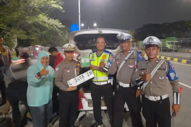 PJR Polda Jatim Gagalkan Penyelundupan 1 Kg Sabu di Jembatan Suramadu, Dua Kurir Diamankan