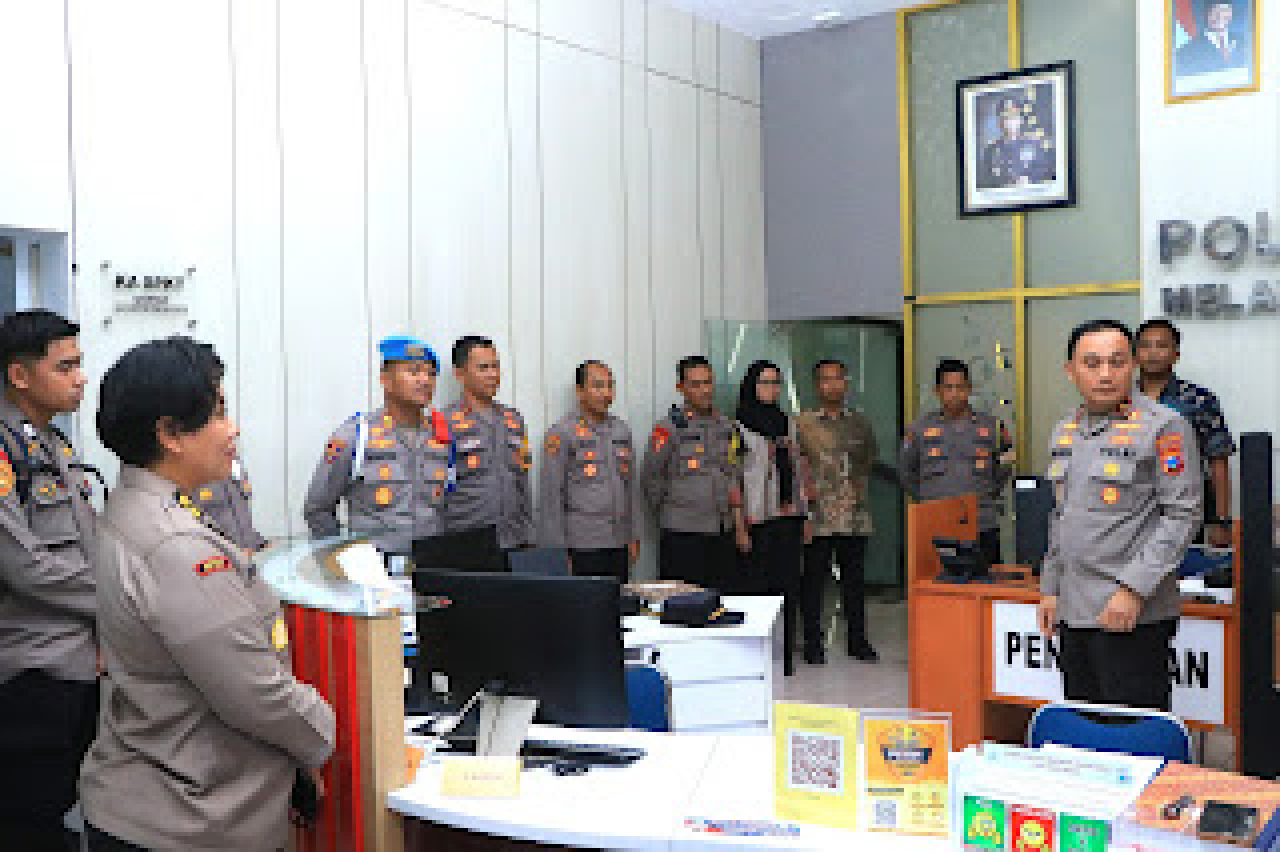 Wakapolda Jatim Tinjau Kesiapsiagaan SPKT Polres Ngawi