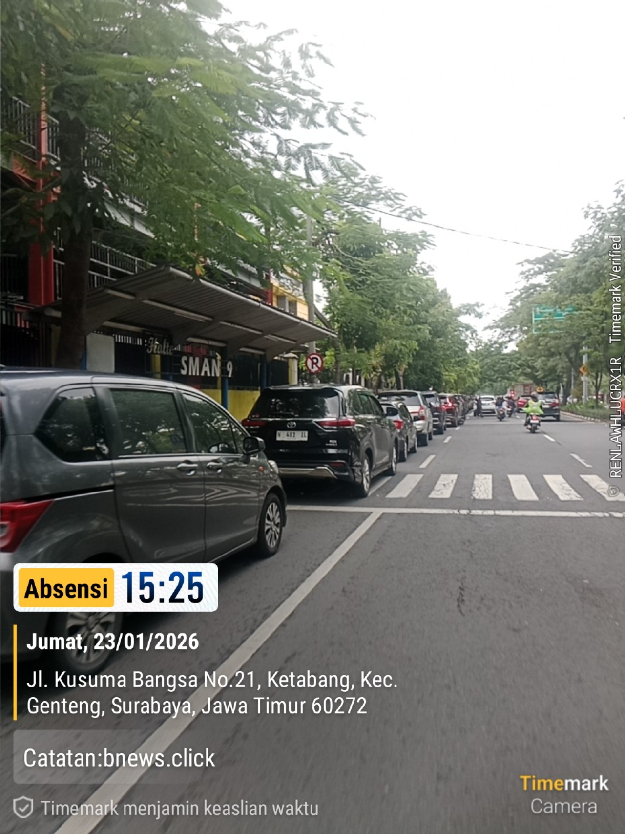 Parkir Liar Menggurita di Depan SMAN 5 dan SMAN 9 Surabaya, Dishub Diduga Tutup Mata